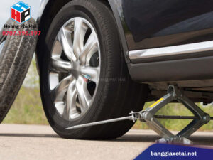 Lốp Xe Ô Tô Đi Bao Nhiêu Km Thì Thay?